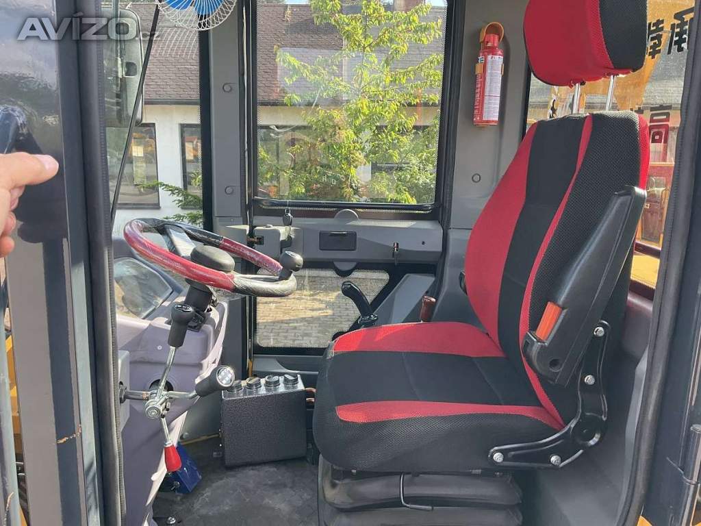 Foto inzerátu Kloubový nakladač CRONA CR20, nakladač 5500 kg, 76 kW