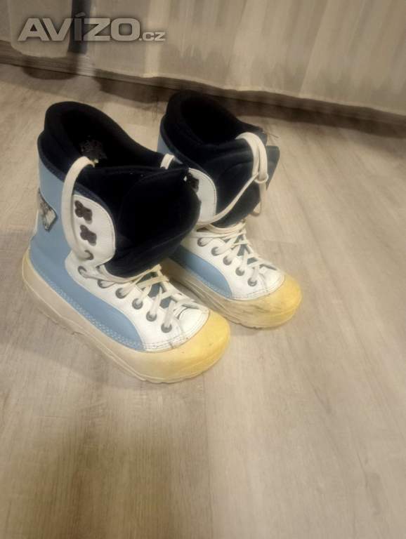 Foto inzerátu Snowboard NITRO Lectra vel.142 + vázání+boty vel.37/38 