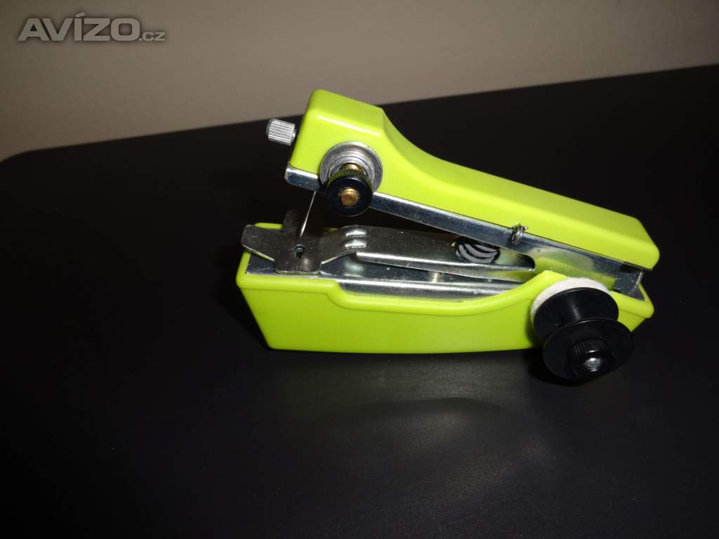 Foto inzerátu Šicí strojek