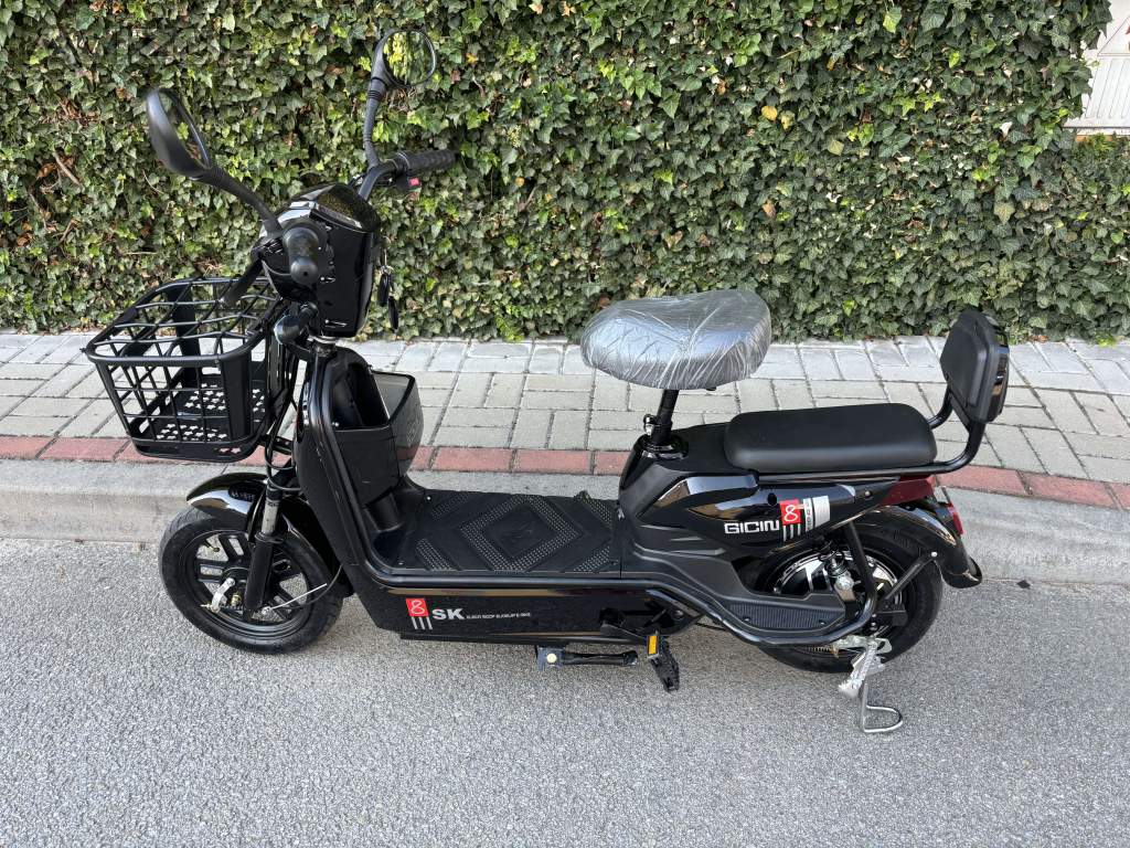 NOVÝ elektro skútr 350W – legální bez papírů, silný motor, plná výbava