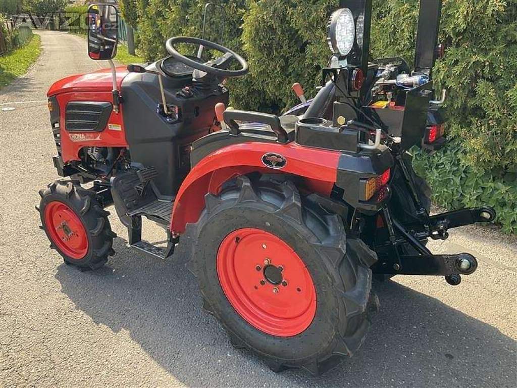 Foto inzerátu Malotraktor CRONA CR254, traktor 25 koní
