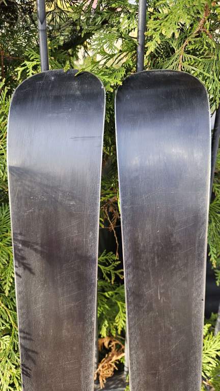 Foto inzerátu Dámské lyže Atomic Izor 159 cm