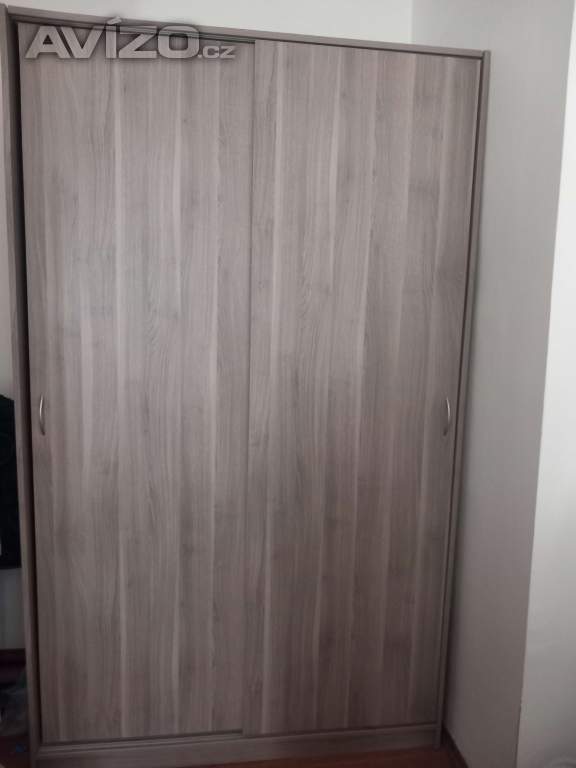 Prodám šatní skříň. 