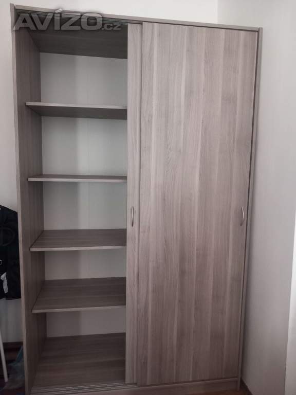 Foto inzerátu Prodám šatní skříň. 