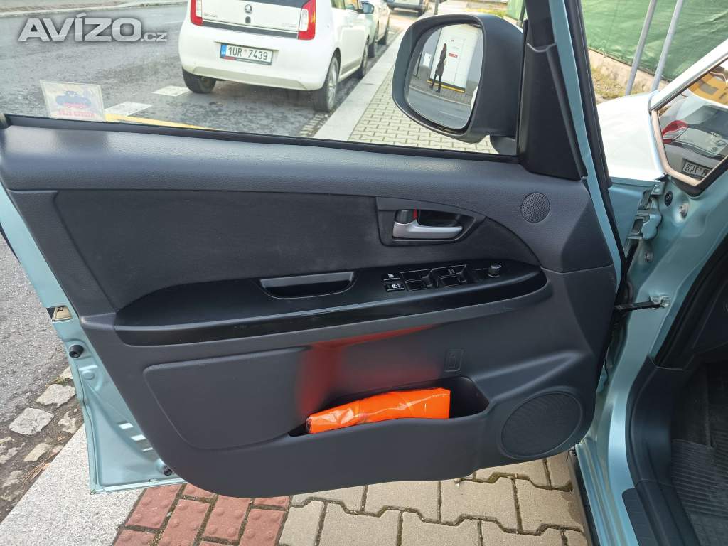 Foto inzerátu Suzuki SX4 1,6i Comfort ČR NAVI 