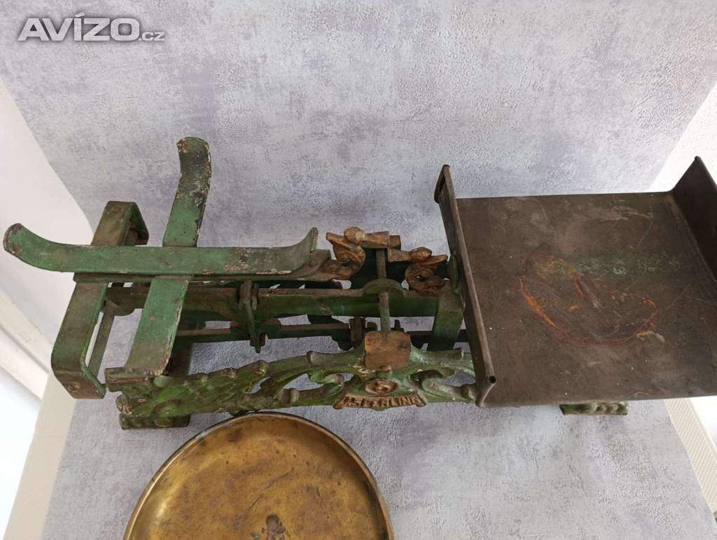 Foto inzerátu Starožitná figurální litinová váha Draci J.Sperling 5 Kg značení na zakladně rok 1936.