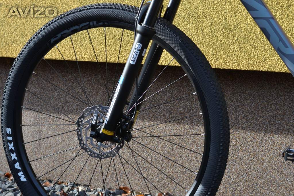 Foto inzerátu Mrx DISCUS horské kolo 29, rám 21, Sh 1x12, stříbrná chameleon