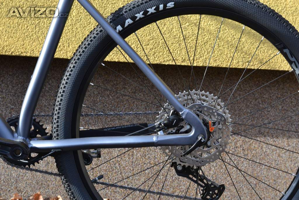 Foto inzerátu Mrx DISCUS horské kolo 29, rám 21, Sh 1x12, stříbrná chameleon