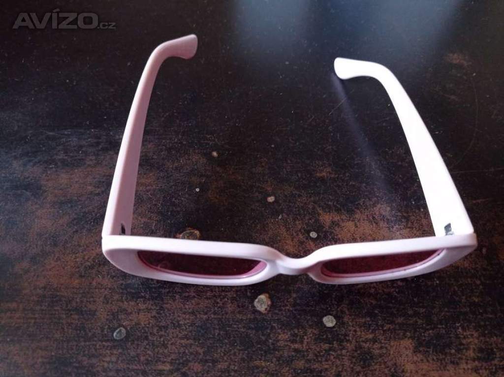 Foto inzerátu Dětské dívčí sluneční brýle