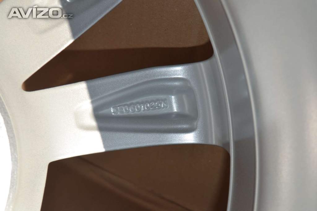 Foto inzerátu Škoda Octavia III– NOVÉ 17 orig.alu disky 6Jx17 ET48,