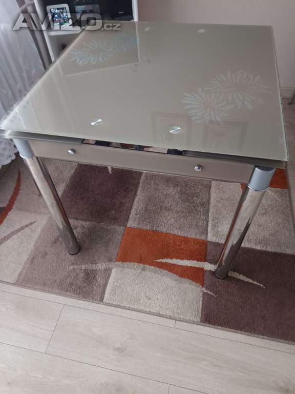 rozkladaci skleneny kuchynsky stul