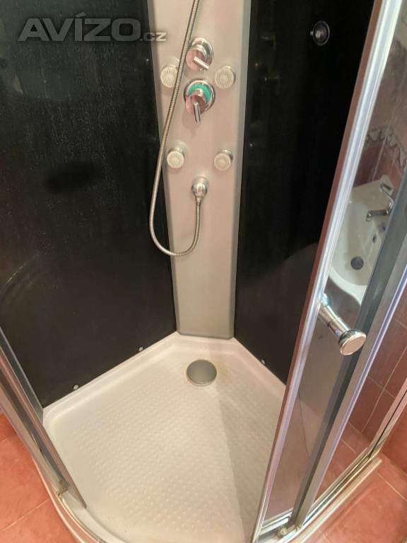 Foto inzerátu Hydromasážní sprchový box s integrovaným sprchovým panelem