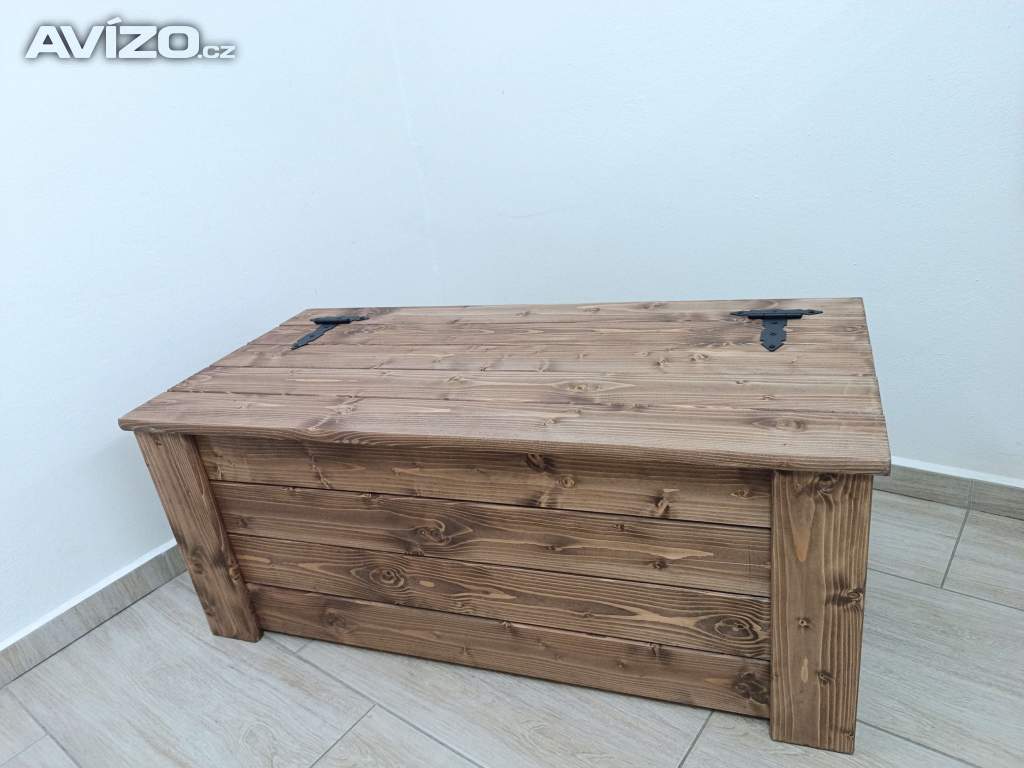 Foto inzerátu Dřevěná truhla 