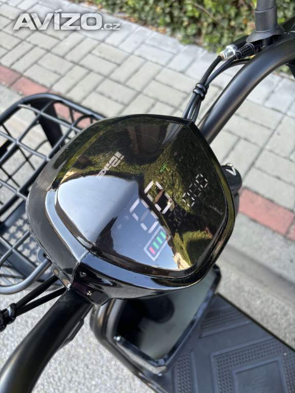 Foto inzerátu 🎄🎁 NOVÝ elektro skútr 350W – ideální vánoční dárek, plná výbava ✨🛵...