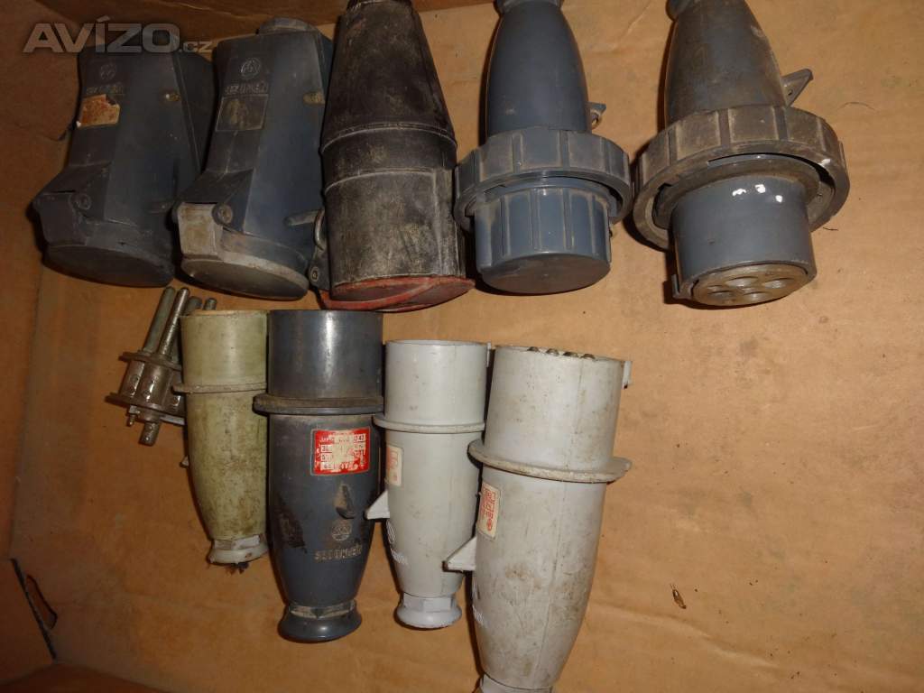 Foto inzerátu Vypínač a zásuvky