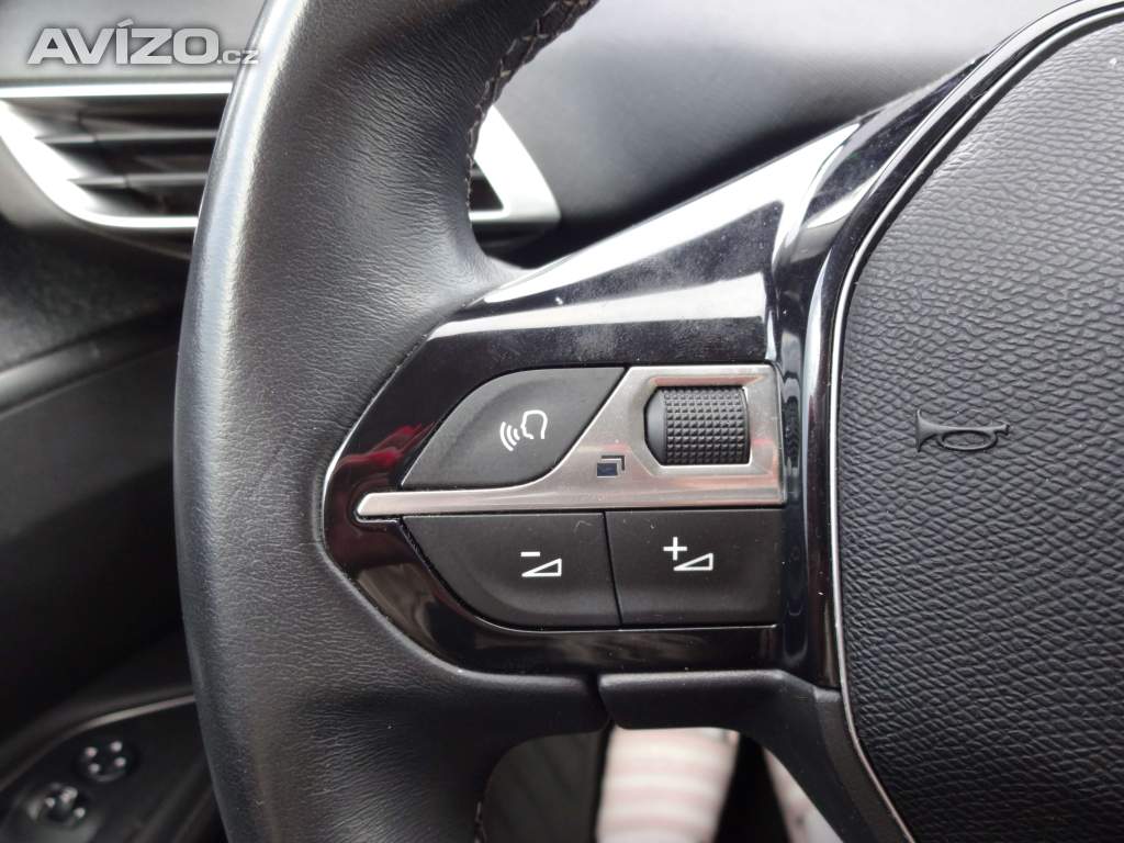 Foto inzerátu Peugeot 3008 1.2 PureTech 96 kW – pravidelný servis 