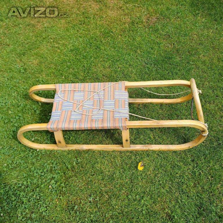 Foto inzerátu sanky a lyže