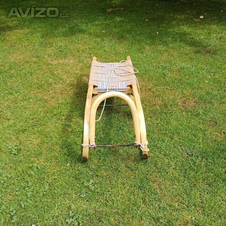 Foto inzerátu sanky a lyže