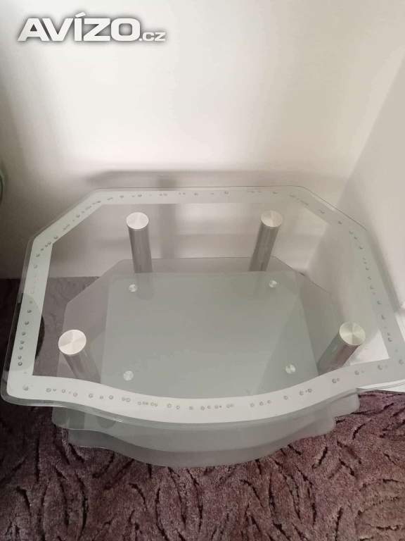 Foto inzerátu prodám skleněný TV stolek