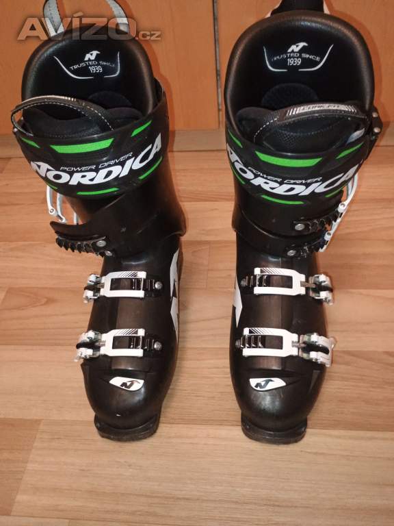 Foto inzerátu Špičkové výkonostní lyžáky vel. 27/27,5