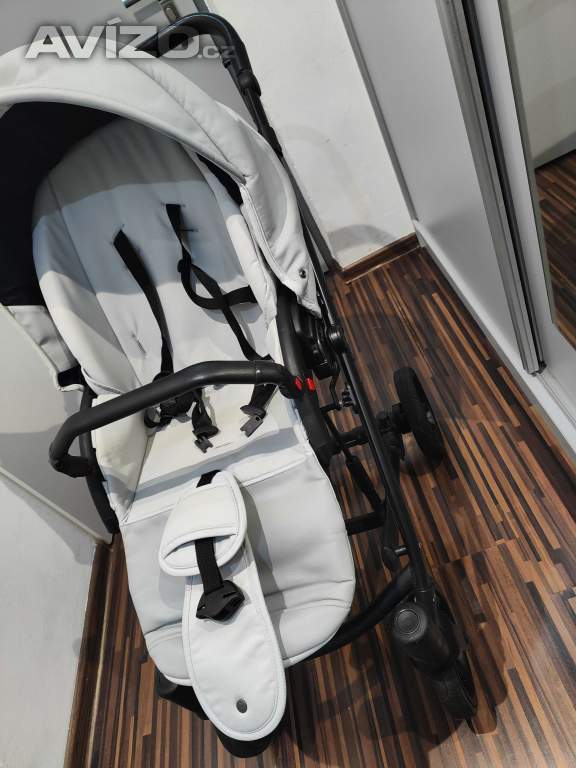 Foto inzerátu Prodáme kombinovaný kočárek Anex Cross 3v1 po jednom dítěti
