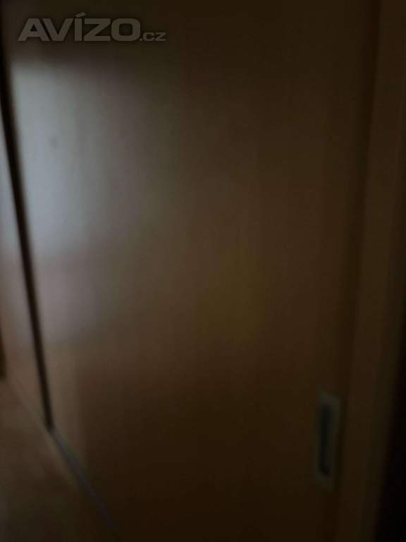 Foto inzerátu Výsuvná skříň na chodbě 