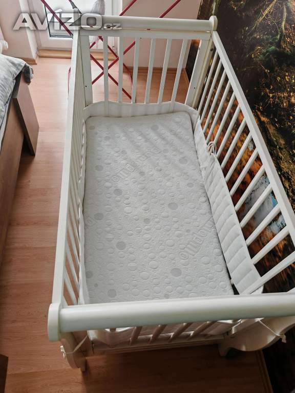 Foto inzerátu Dětská postýlka