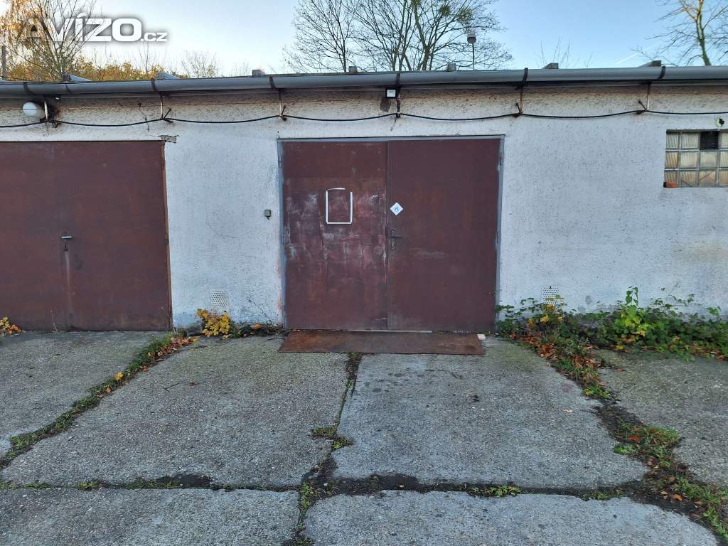Foto inzerátu Pronájem velké garáže v Ostravě Radvanicích