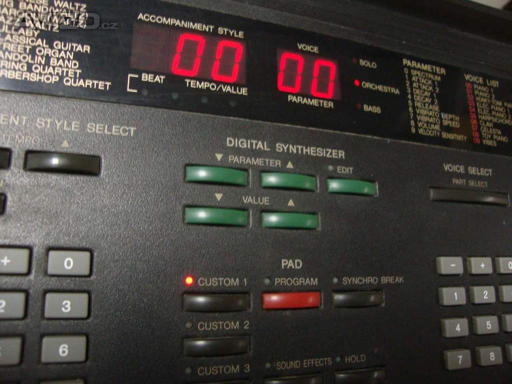 Foto inzerátu Elektrické klávesy varhany syntezátor Yamaha PSR-4500 1989 funkční pěkné 