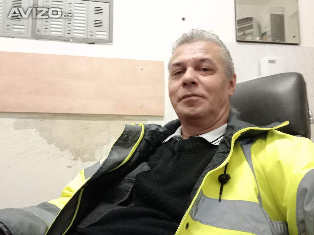 Foto inzerátu Přátelství s něžností nebo vztah