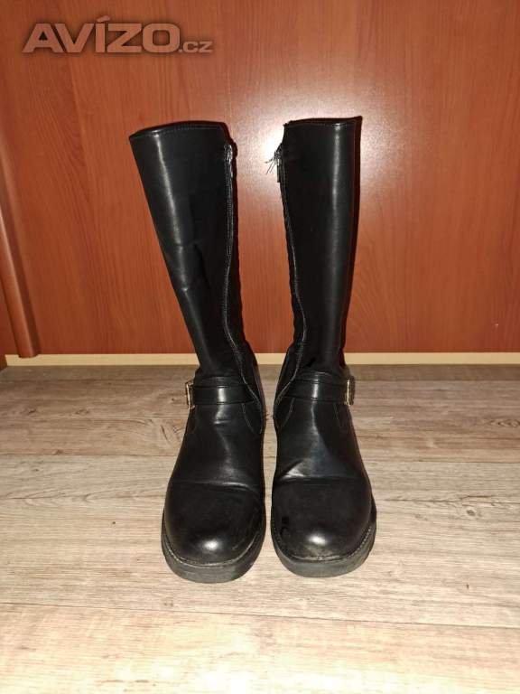 Foto inzerátu Dívčí kozačky, vel. 37