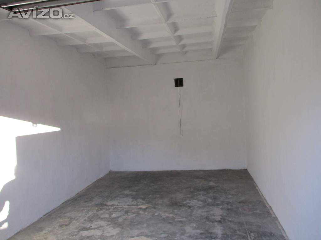 Foto inzerátu Pronájem garáže 22m2 s elekřinou (podružný elektroměr)v Opavě