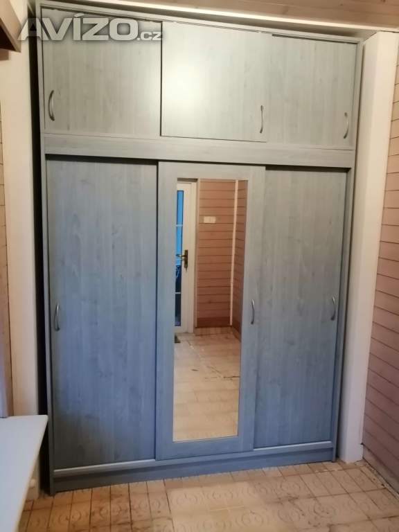 Foto inzerátu Šatní a policová skříň s nádstavbou