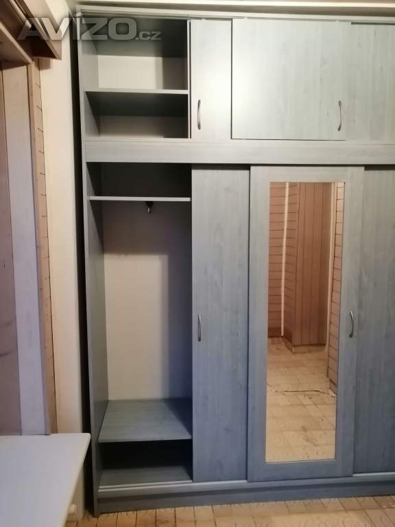 Foto inzerátu Šatní a policová skříň s nádstavbou