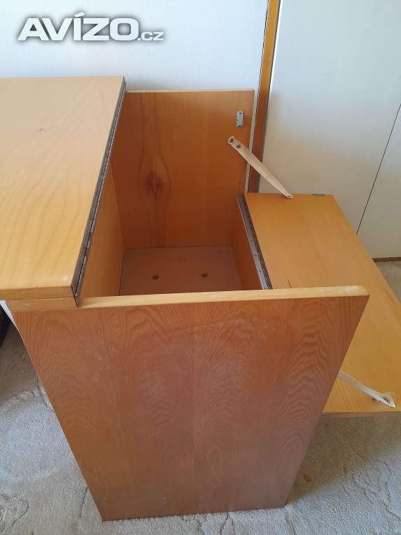 Foto inzerátu Za odvoz daruji peřiňáky