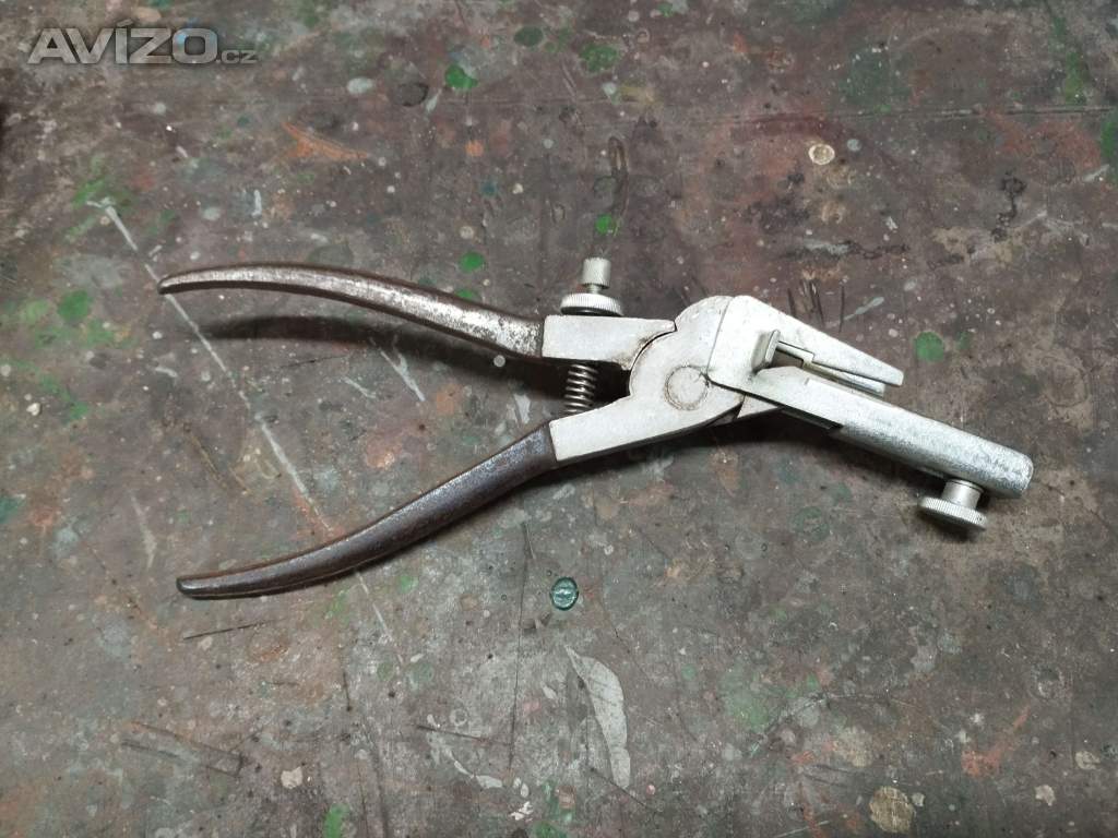 Šraňkovací kleště na kotoučové pily