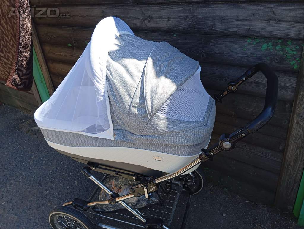 Foto inzerátu  Kočárek ROAN