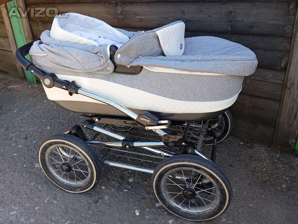 Foto inzerátu  Kočárek ROAN
