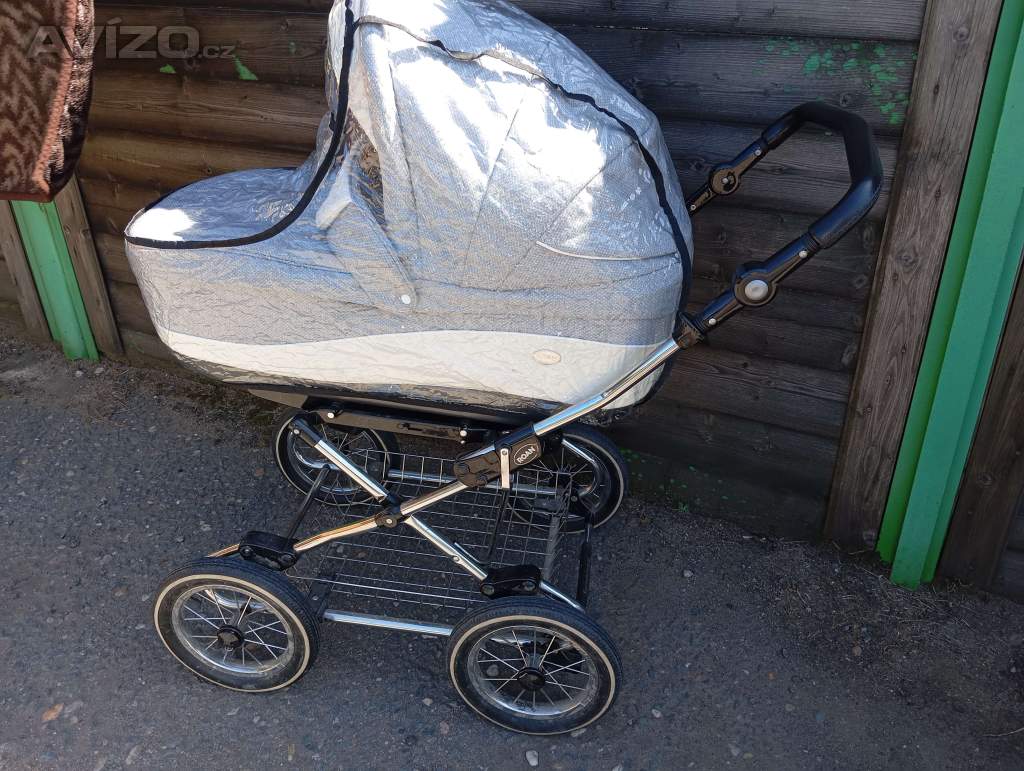 Foto inzerátu  Kočárek ROAN