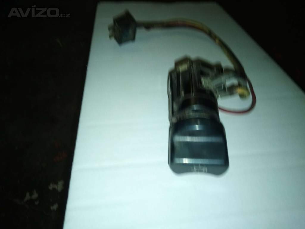 Foto inzerátu VYPÍNAČ, PŘEPÍNAČ SVĚTEL