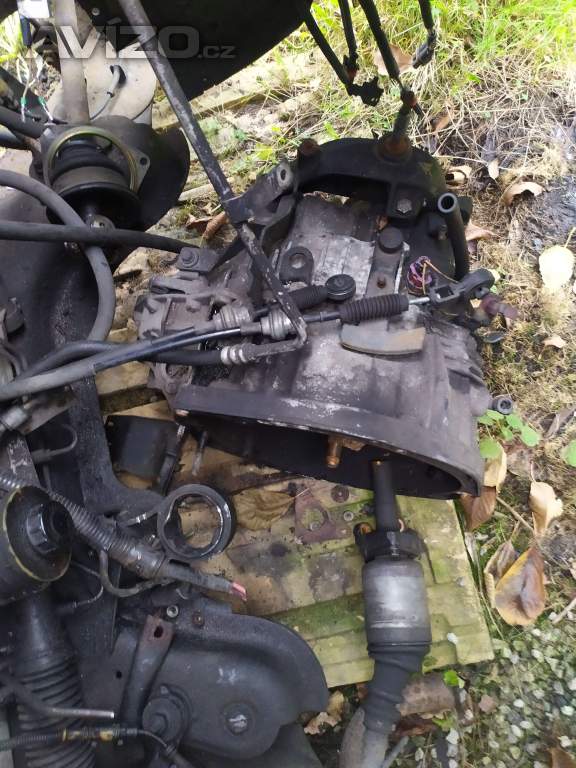 Foto inzerátu Opel Vivaro Renault Trafic nárazník díly a díly 