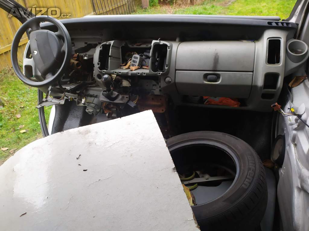 Foto inzerátu Renault trafic 1.9 dci 74kw 2005 Vivaro