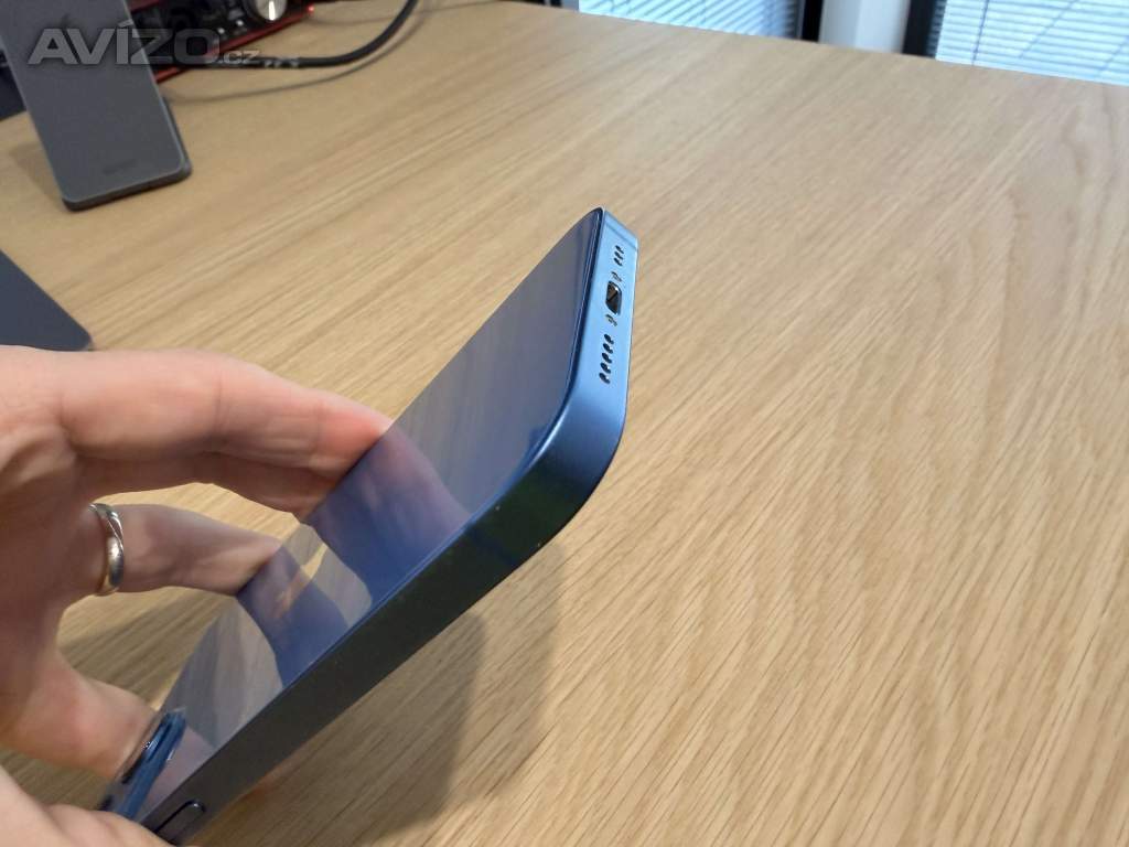 Foto inzerátu 📱 iPhone 13 256GB Blue, hezký stav, příslušenství 