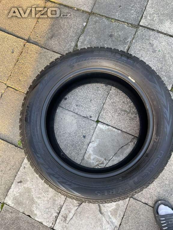 Foto inzerátu Prodám zimní pneumatiky 