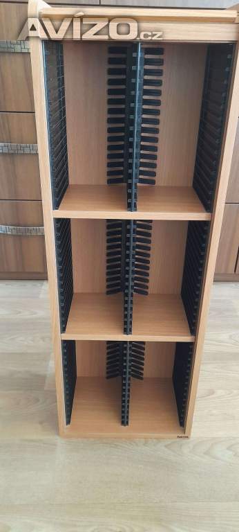 Foto inzerátu Prodám skříňku na CD