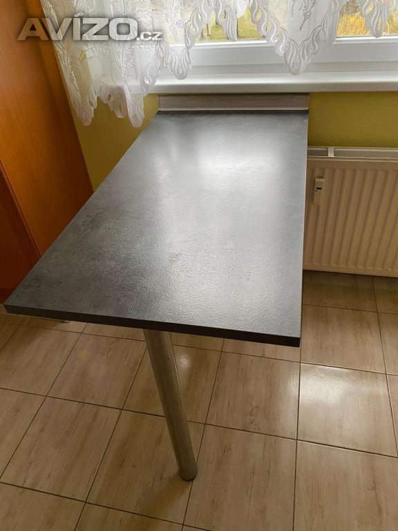 Nástěnný skládací (výklopný) stůl 