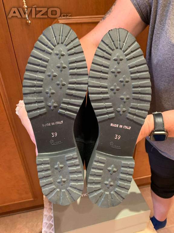 Foto inzerátu Nové luxusní zimní dámské kožené italské kozačky