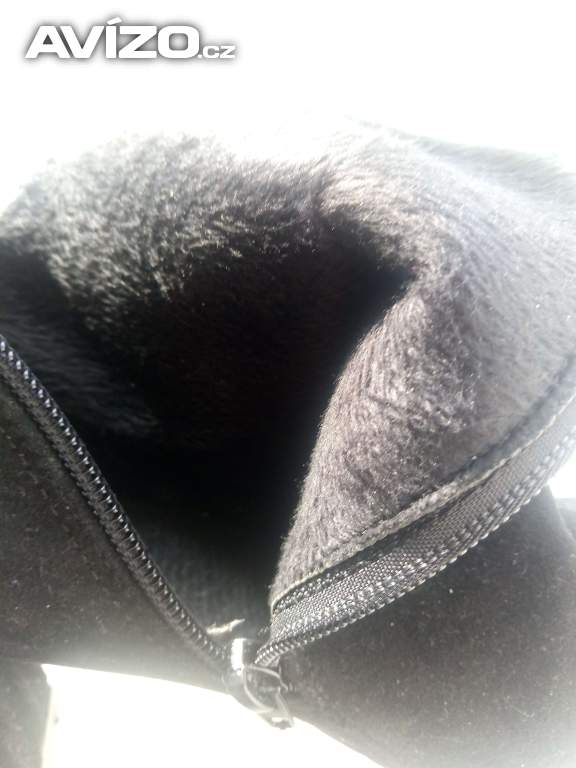 Foto inzerátu Kozačky semišové kotníkové