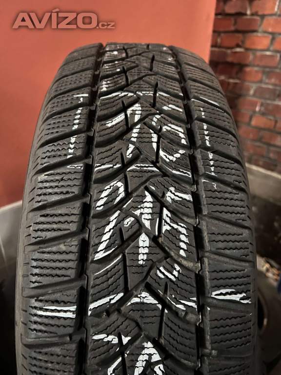 ZIMNÍ PNEU 215/70 R16.
