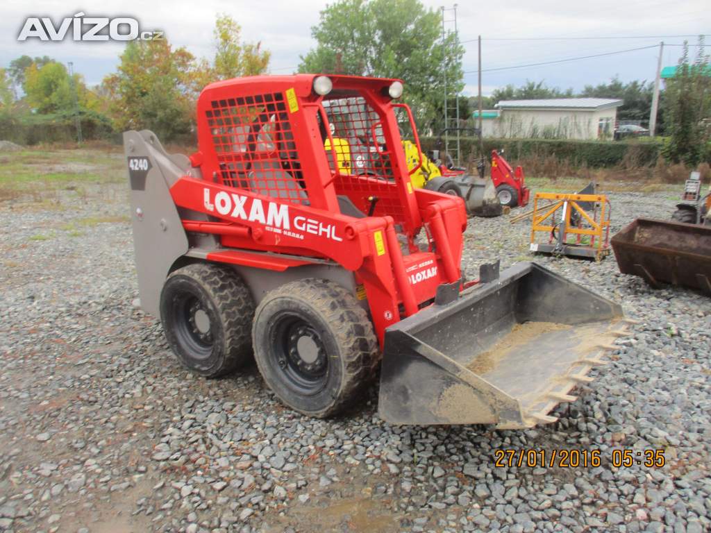 Foto inzerátu SMYKOVÝ NAKLADAČ